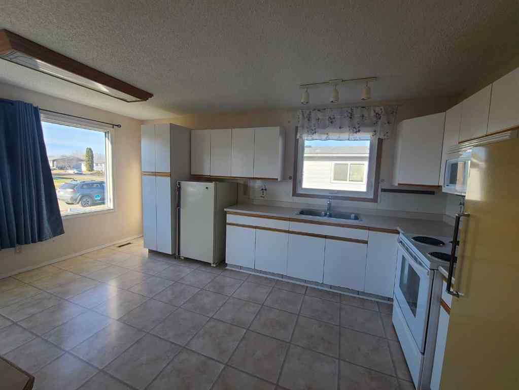 MLS® A2256939 - 411 4th Street  in NONE McLennan, Residential