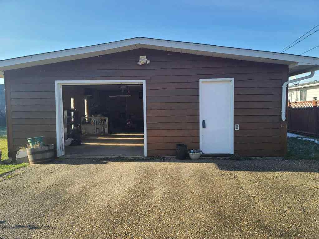 MLS® A2256939 - 411 4th Street  in NONE McLennan, Residential