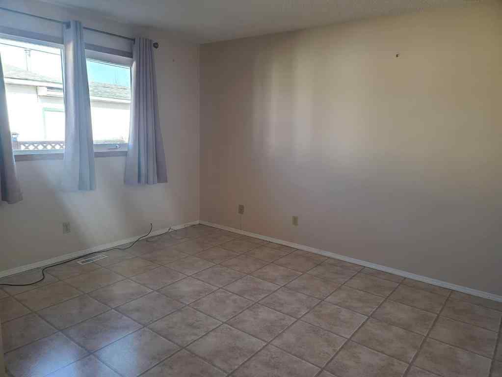 MLS® A2256939 - 411 4th Street  in NONE McLennan, Residential