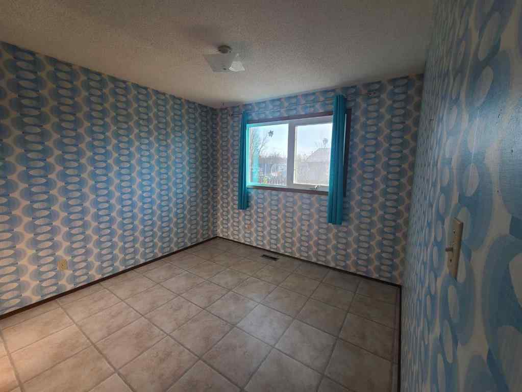 MLS® A2256939 - 411 4th Street  in NONE McLennan, Residential