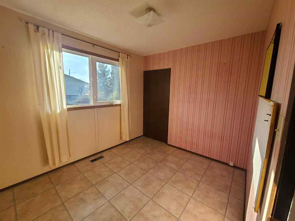 MLS® A2256939 - 411 4th Street  in NONE McLennan, Residential