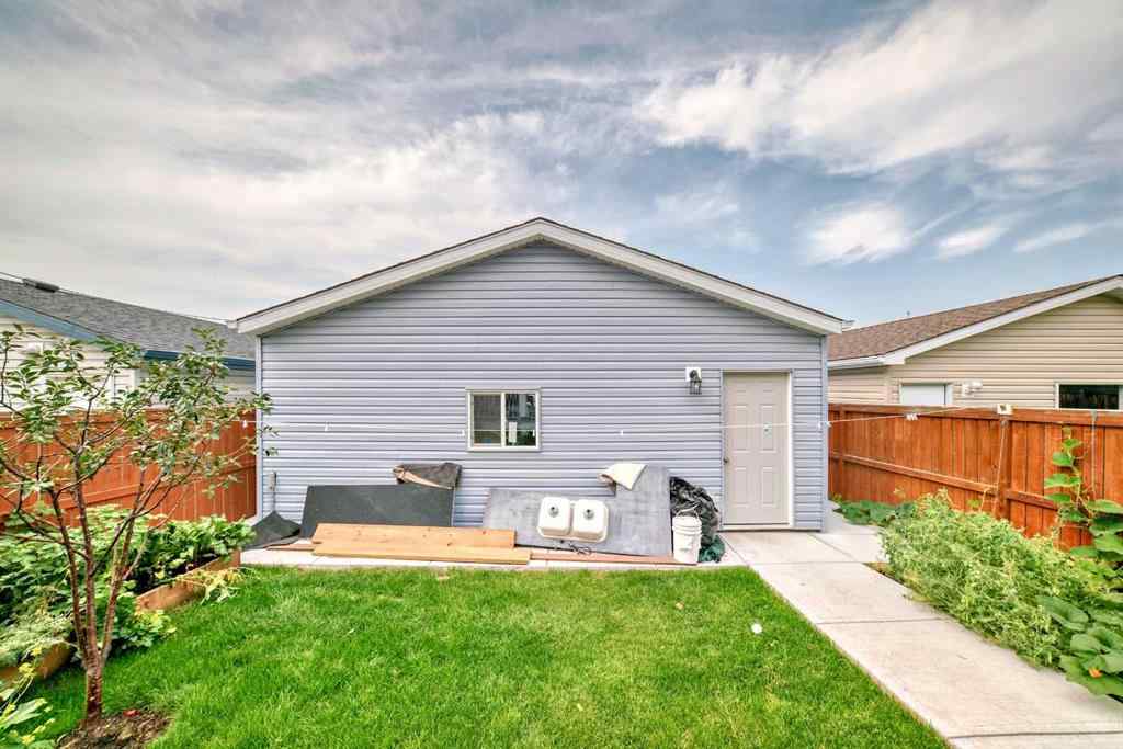 MLS® A2256950 - 49 Taravista Way NE in Taradale Calgary, Residential