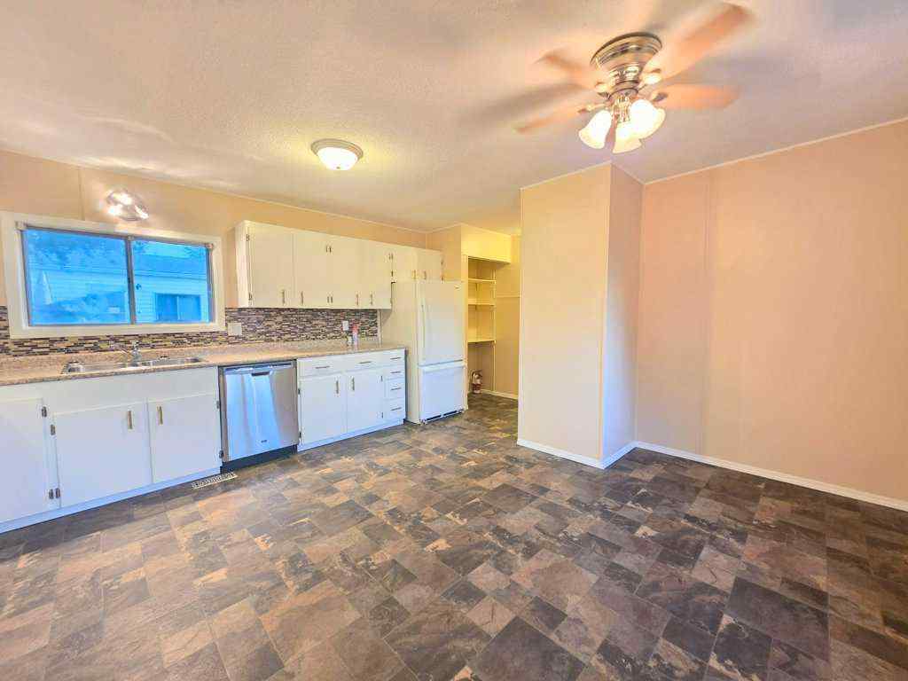 MLS® A2256963 - 137 8 Street SW in NONE Slave Lake, Residential