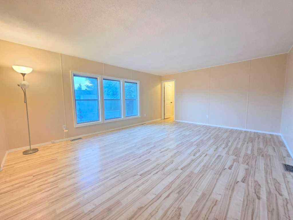 MLS® A2256963 - 137 8 Street SW in NONE Slave Lake, Residential