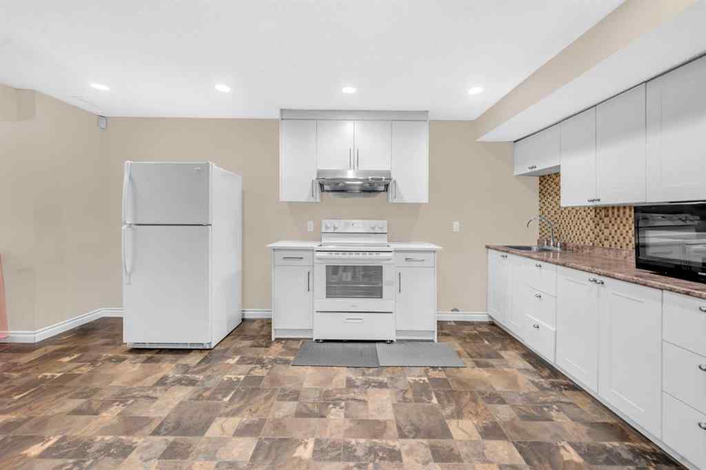 MLS® A2256968 - 2407 Kingsland View SE in Kings Heights Airdrie, Residential
