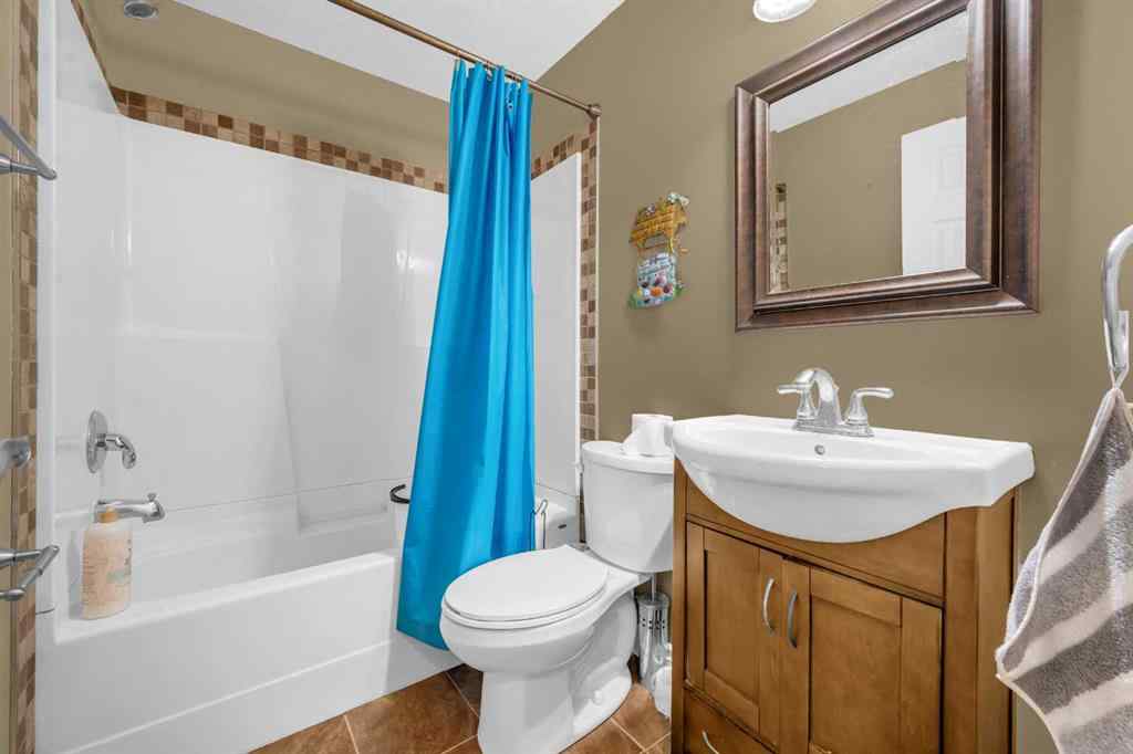 MLS® A2256968 - 2407 Kingsland View SE in Kings Heights Airdrie, Residential