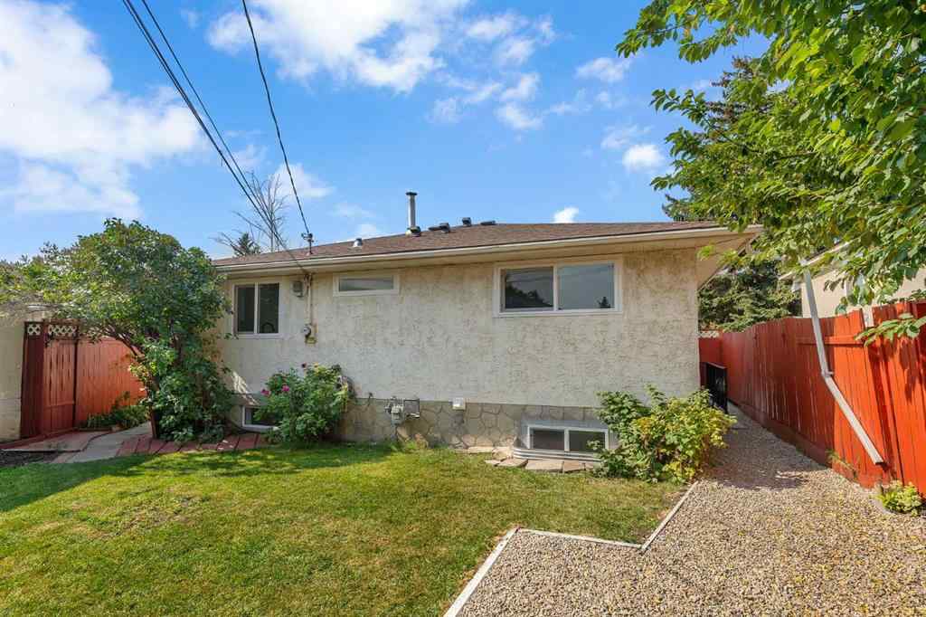 MLS® A2256972 - 1271 Penedo Crescent SE in Penbrooke Meadows Calgary, Residential