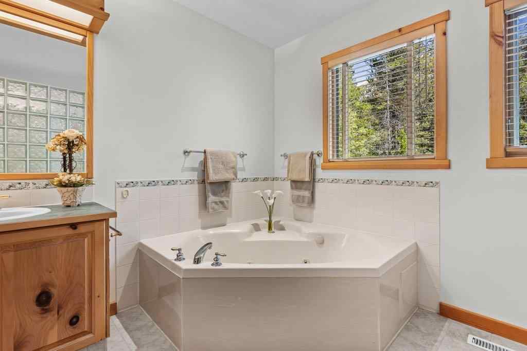 MLS® A2256978 - 18 Juniper Ridge  in Silvertip Canmore, Residential