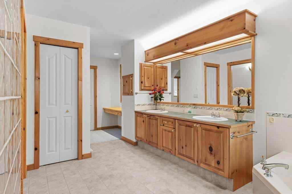 MLS® A2256978 - 18 Juniper Ridge  in Silvertip Canmore, Residential