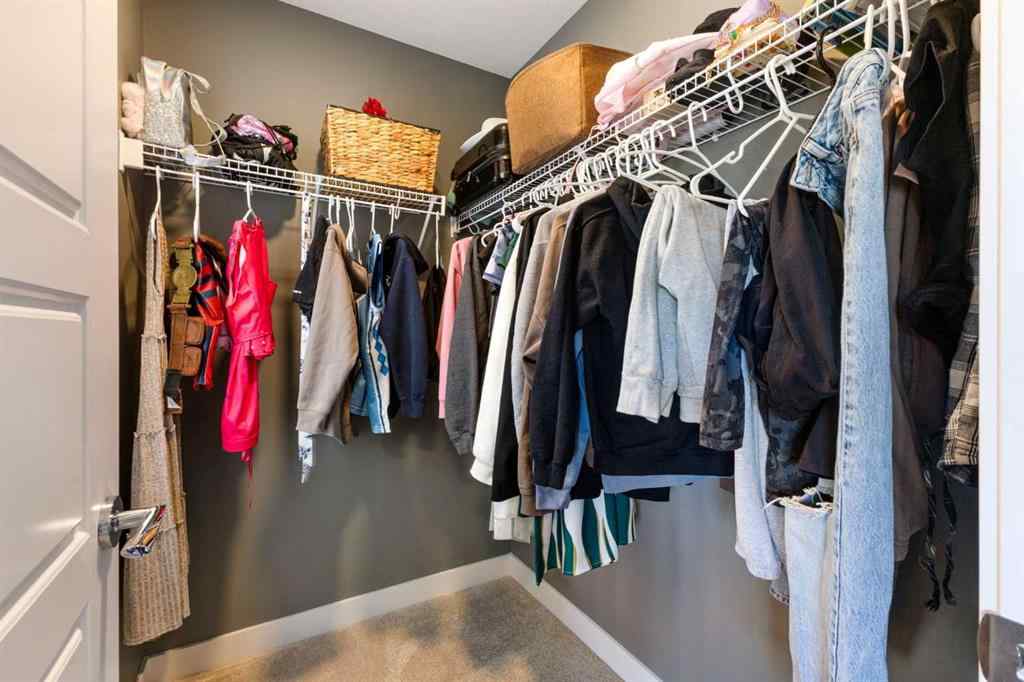 MLS® A2256982 - 19 Sundown Crescent  in Sunset Ridge Cochrane, Residential