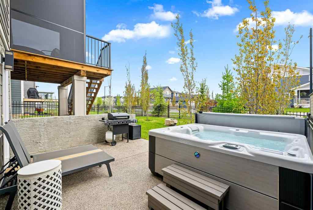 MLS® A2256982 - 19 Sundown Crescent  in Sunset Ridge Cochrane, Residential