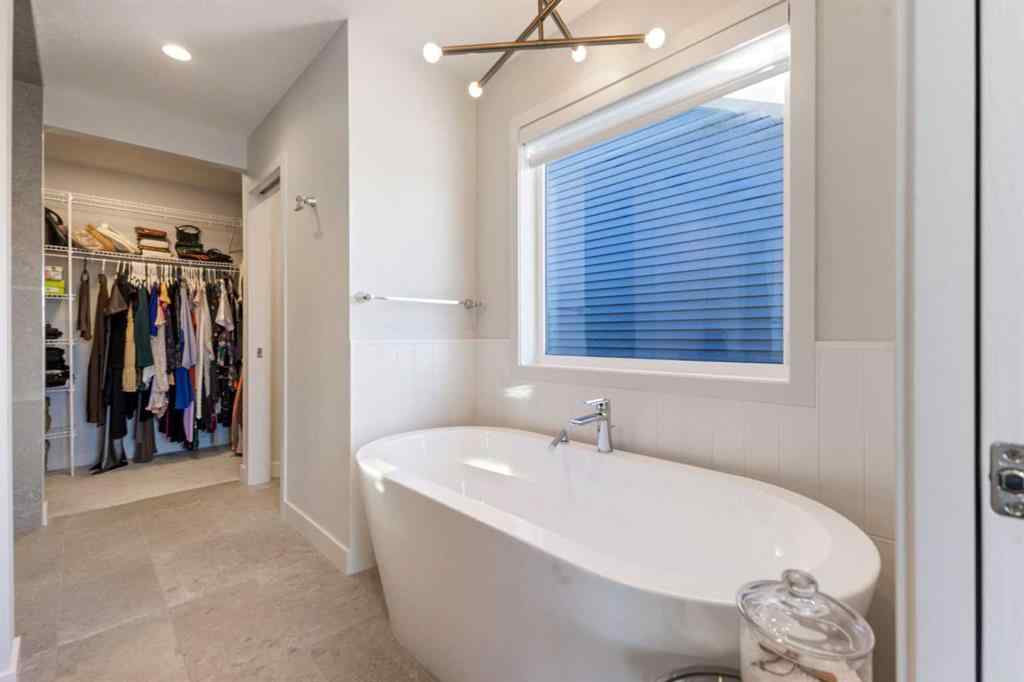 MLS® A2256982 - 19 Sundown Crescent  in Sunset Ridge Cochrane, Residential
