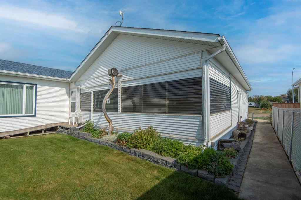 MLS® A2256984 - 5712 53 Street  in NONE Eckville, Residential