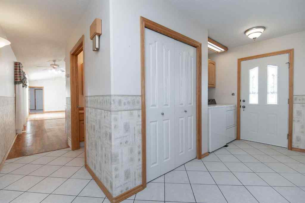 MLS® A2256984 - 5712 53 Street  in NONE Eckville, Residential