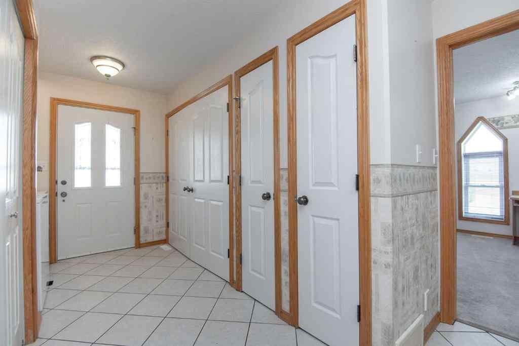 MLS® A2256984 - 5712 53 Street  in NONE Eckville, Residential