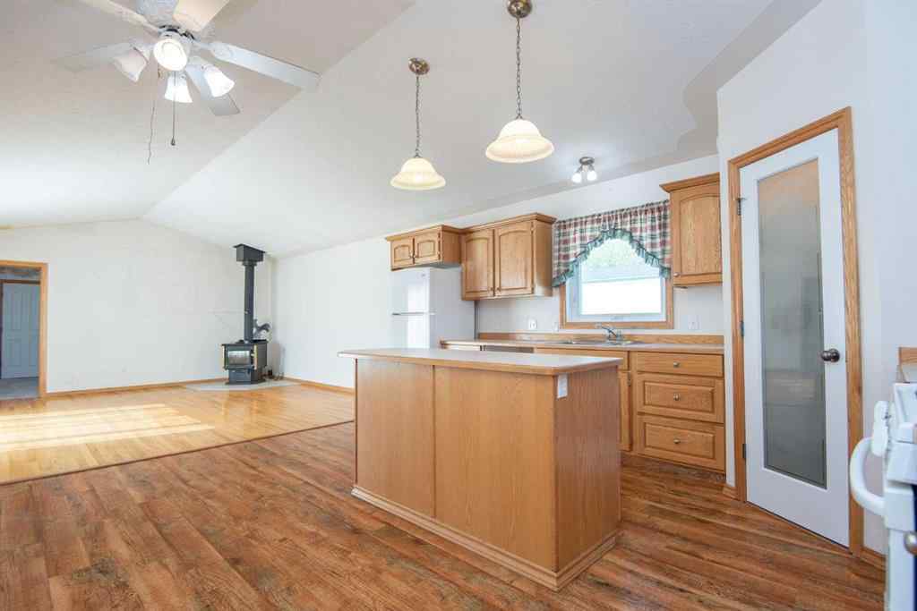 MLS® A2256984 - 5712 53 Street  in NONE Eckville, Residential