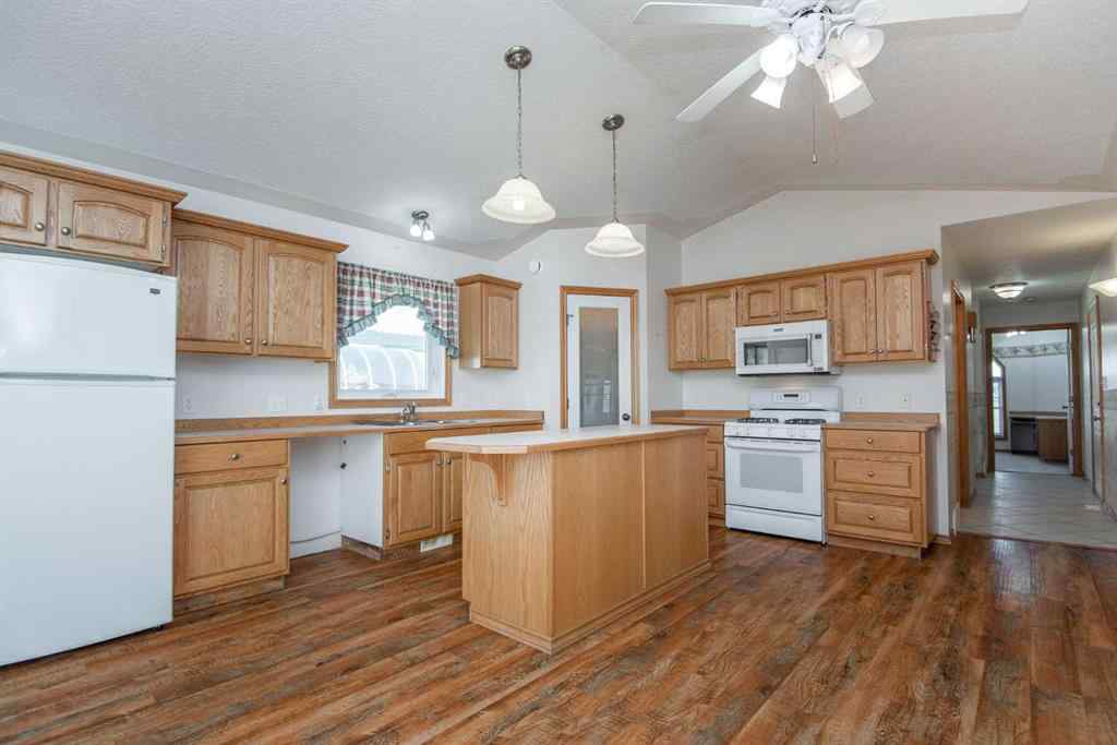 MLS® A2256984 - 5712 53 Street  in NONE Eckville, Residential