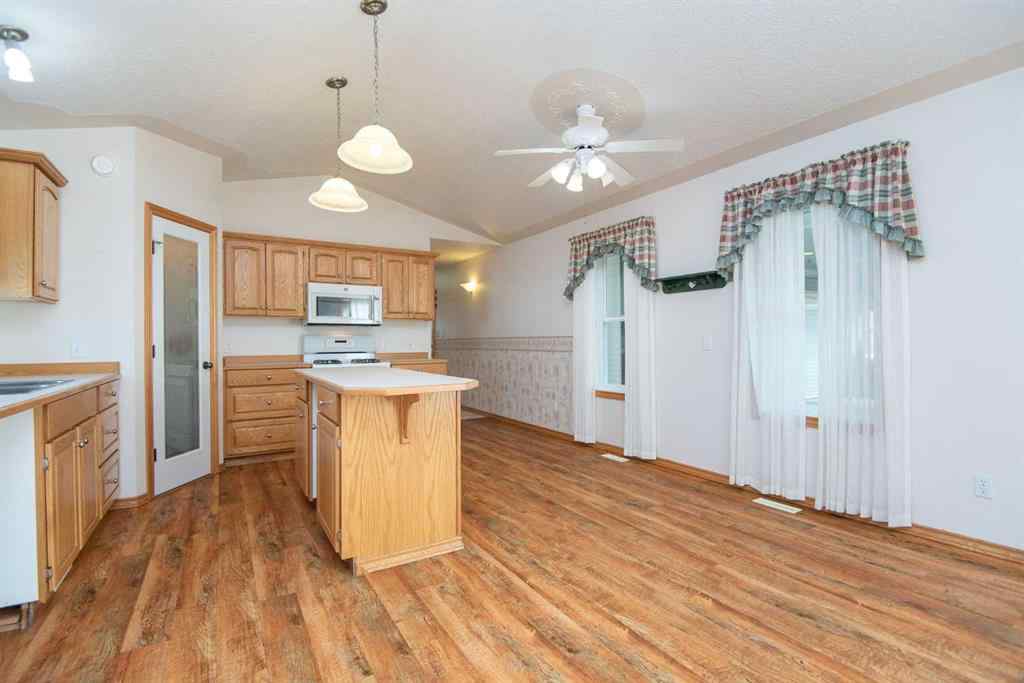 MLS® A2256984 - 5712 53 Street  in NONE Eckville, Residential