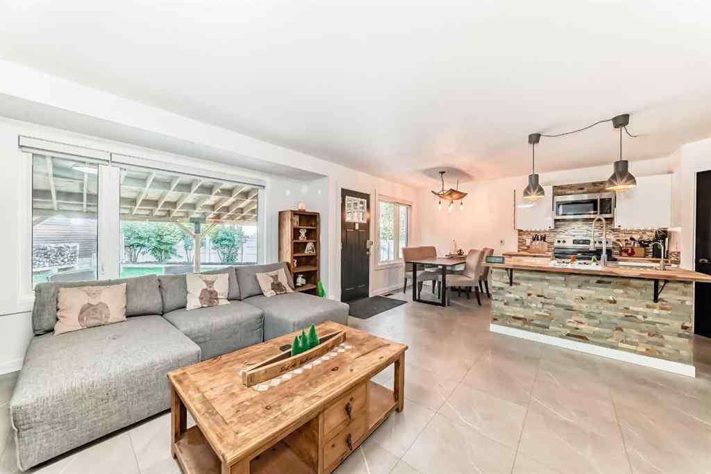 MLS® A2256986 - 148 Covepark Close NE in Coventry Hills Calgary, Residential