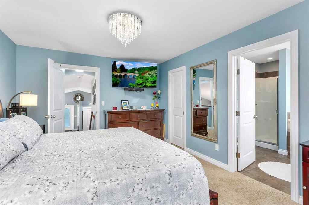 MLS® A2256992 - 5 Heritage Drive  in Hawkridge Estates Penhold, Residential