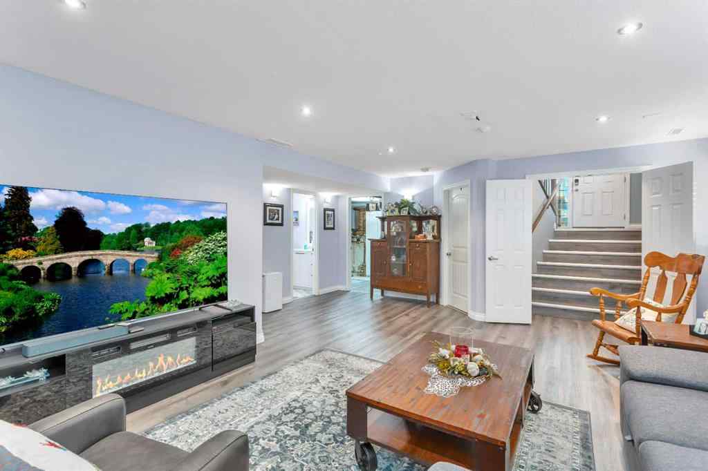 MLS® A2256992 - 5 Heritage Drive  in Hawkridge Estates Penhold, Residential