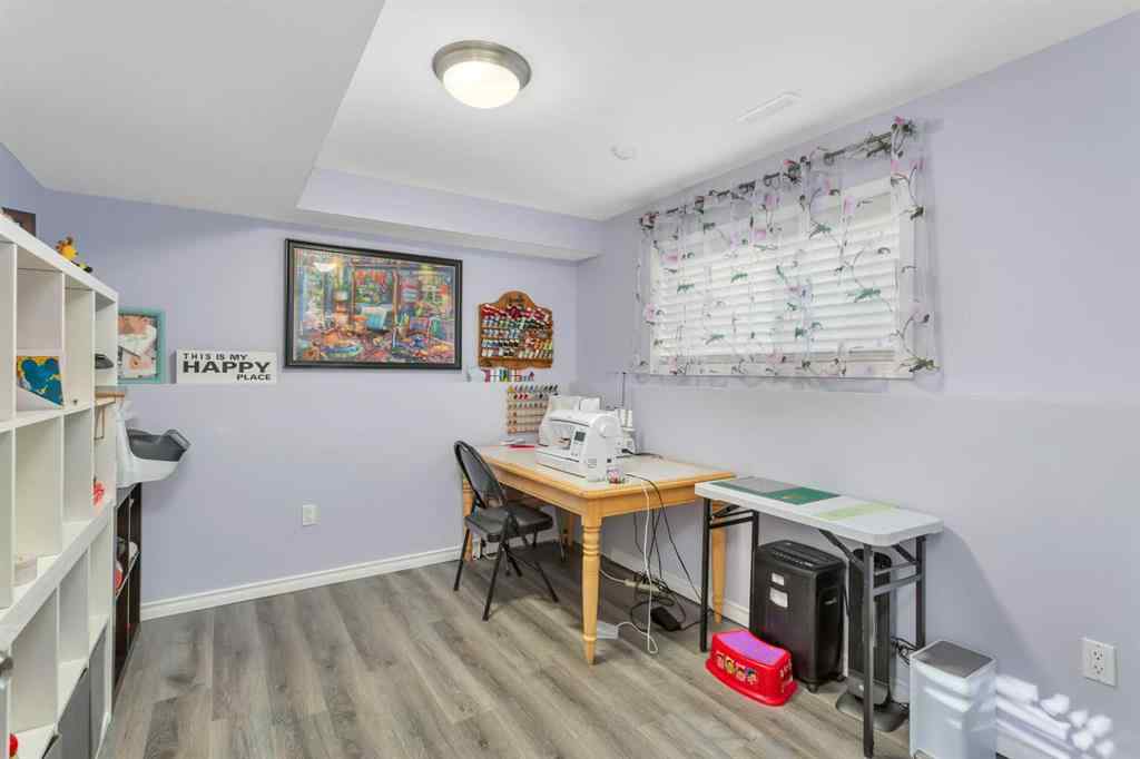 MLS® A2256992 - 5 Heritage Drive  in Hawkridge Estates Penhold, Residential