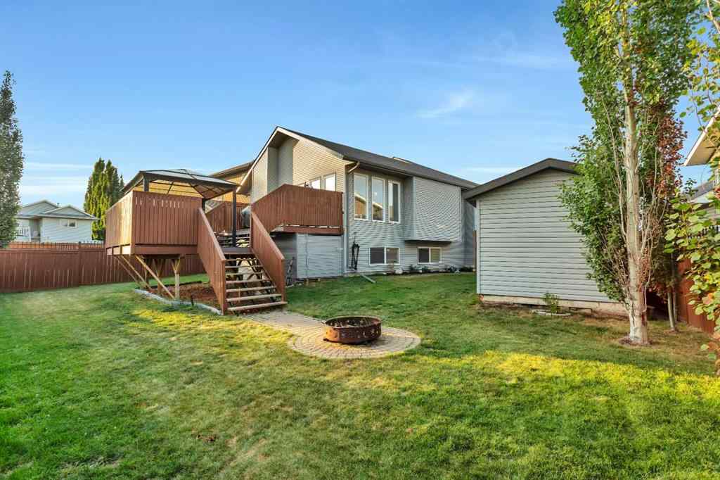 MLS® A2256992 - 5 Heritage Drive  in Hawkridge Estates Penhold, Residential
