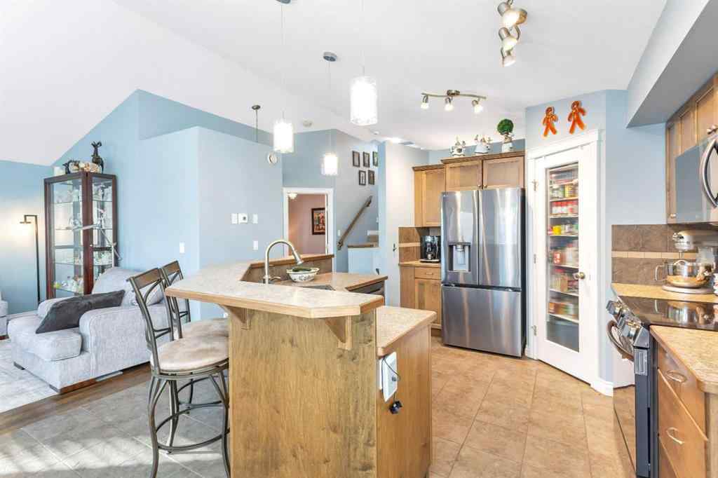 MLS® A2256992 - 5 Heritage Drive  in Hawkridge Estates Penhold, Residential