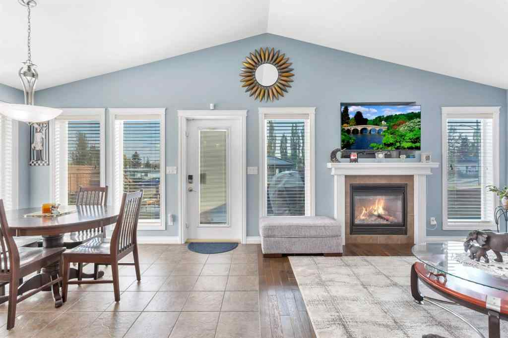 MLS® A2256992 - 5 Heritage Drive  in Hawkridge Estates Penhold, Residential