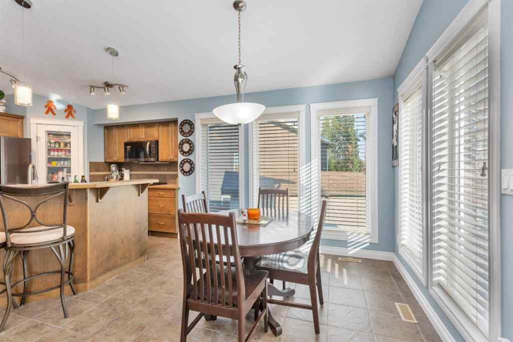 MLS® A2256992 - 5 Heritage Drive  in Hawkridge Estates Penhold, Residential