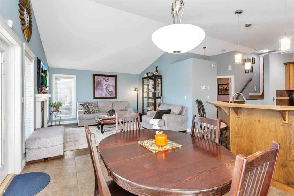 MLS® A2256992 - 5 Heritage Drive  in Hawkridge Estates Penhold, Residential