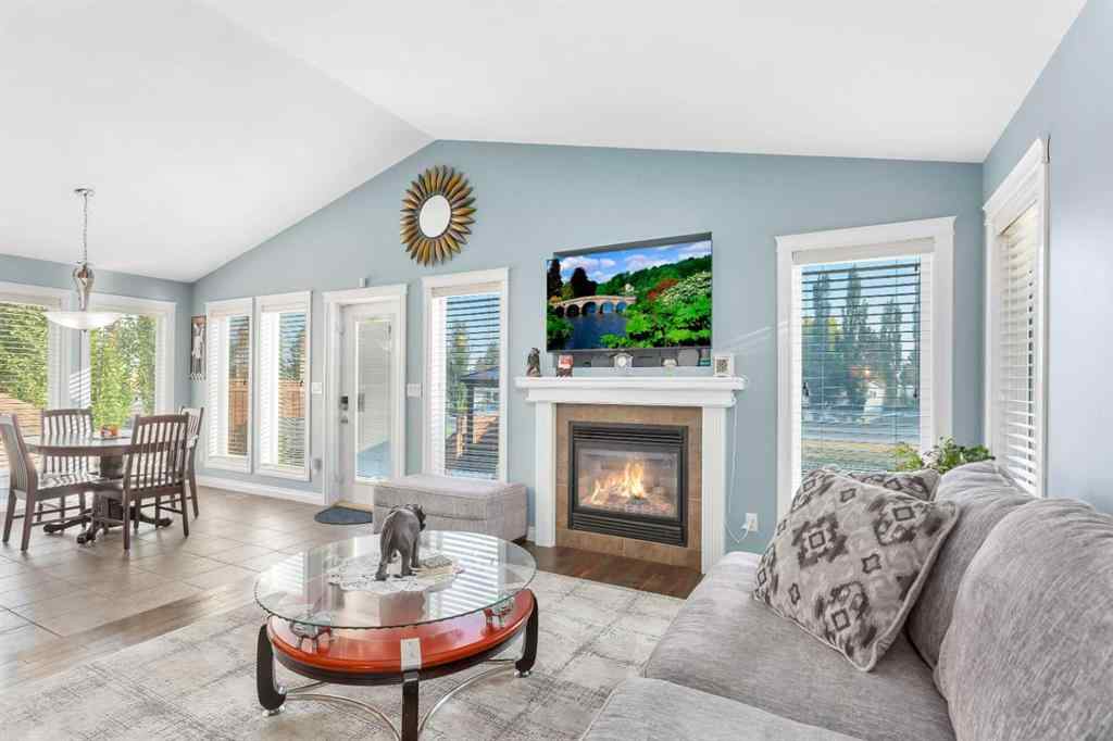 MLS® A2256992 - 5 Heritage Drive  in Hawkridge Estates Penhold, Residential