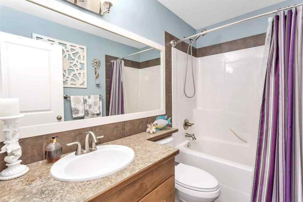 MLS® A2256992 - 5 Heritage Drive  in Hawkridge Estates Penhold, Residential
