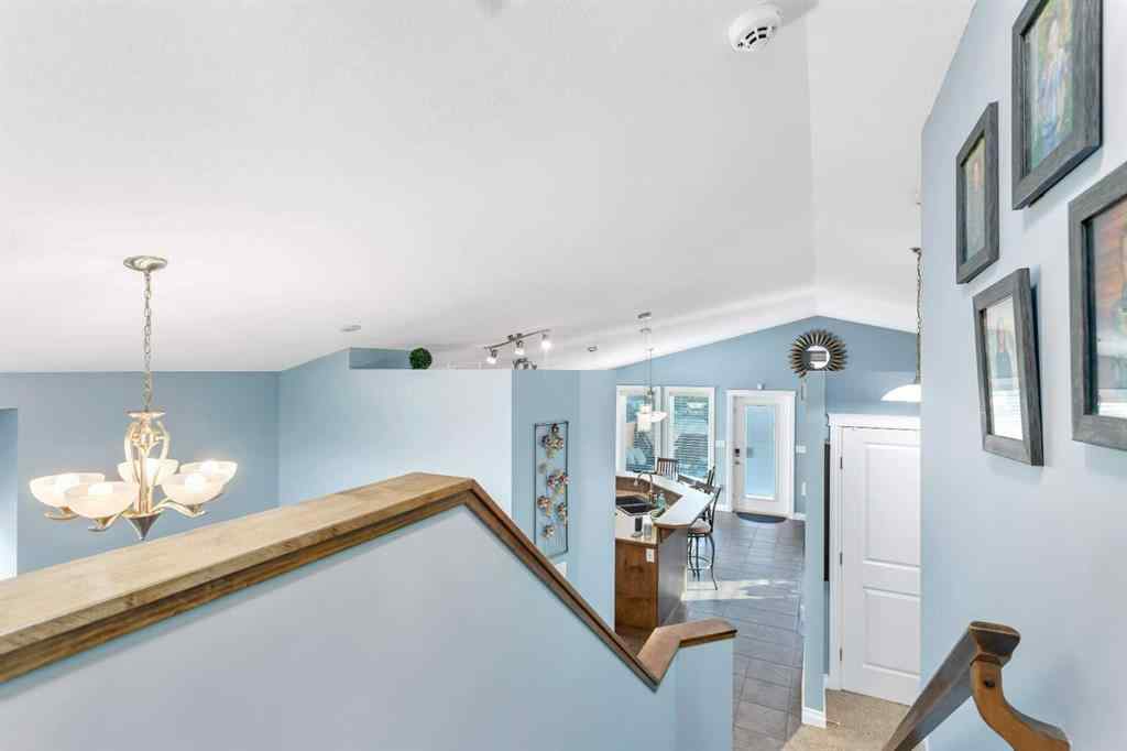 MLS® A2256992 - 5 Heritage Drive  in Hawkridge Estates Penhold, Residential