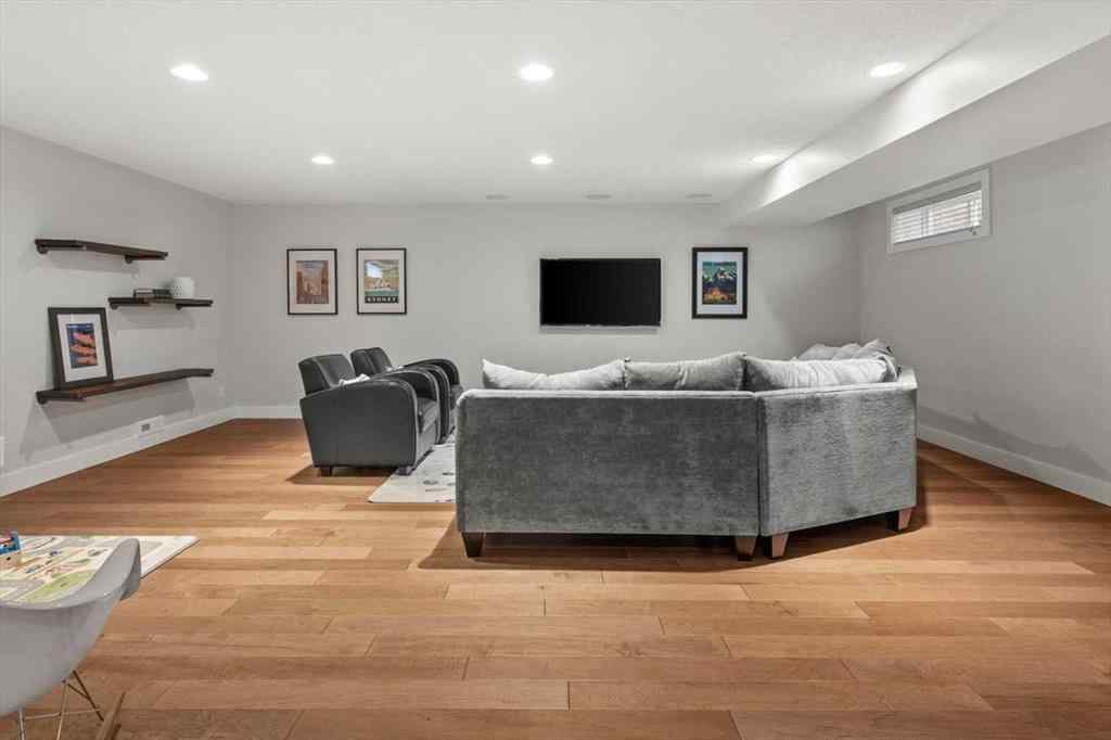 MLS® A2256995 - 4702 21 Street SW in Garrison Woods Calgary, Residential