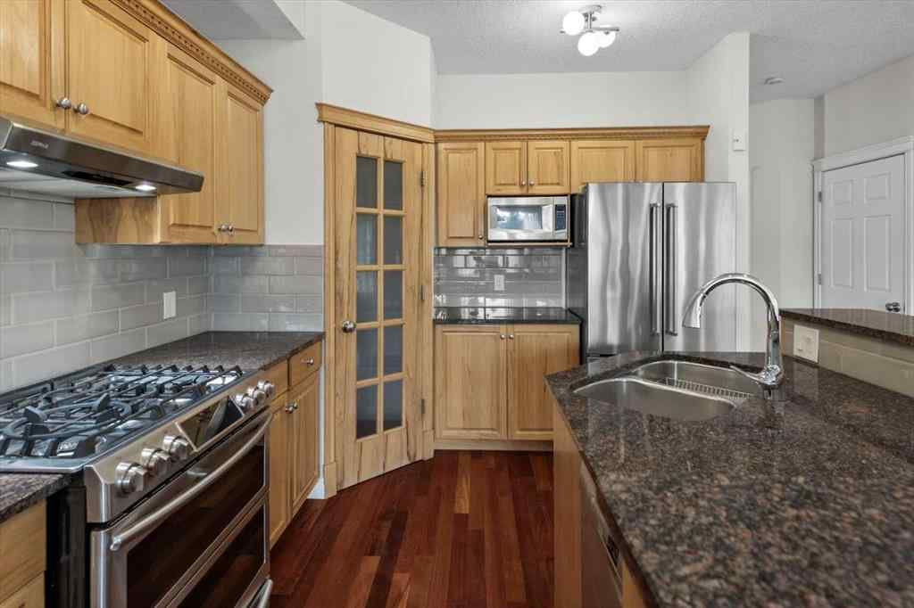 MLS® A2256995 - 4702 21 Street SW in Garrison Woods Calgary, Residential