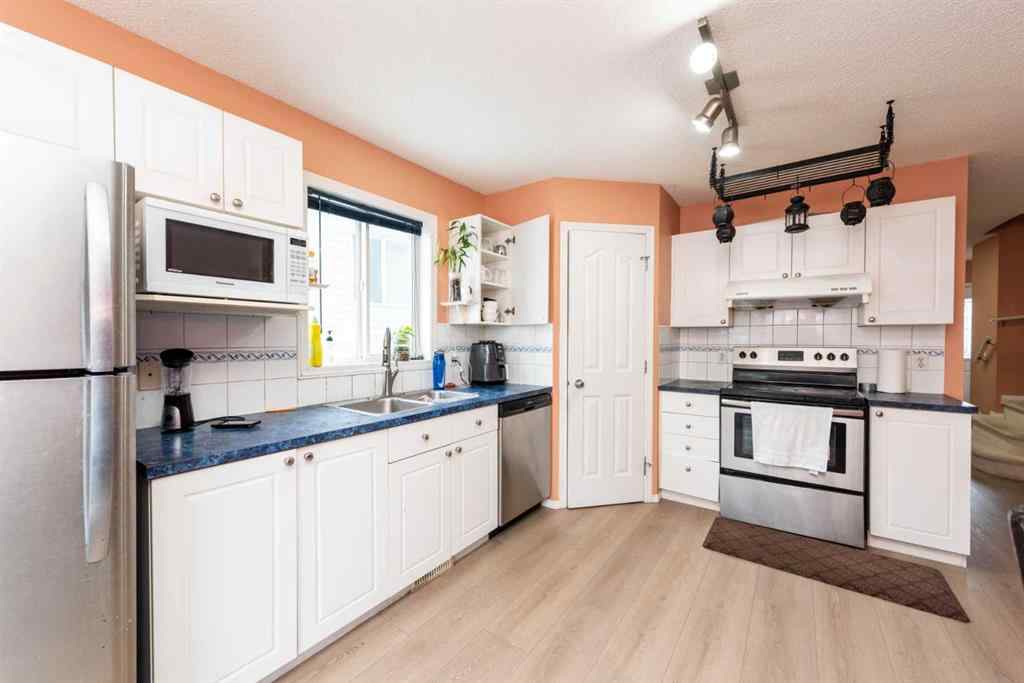 MLS® A2257001 - 39 Taravista Mews NE in Taradale Calgary, Residential