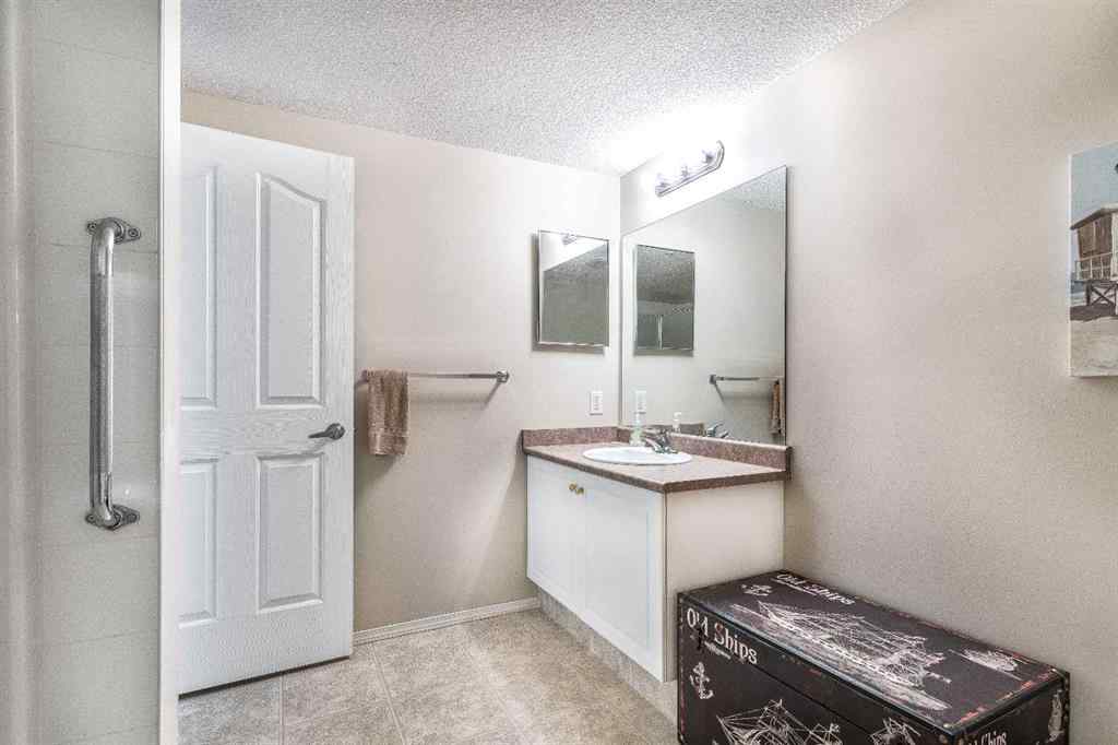 MLS® A2257019 - Unit #136 5000 Somervale Court SW in Somerset Calgary, Residential