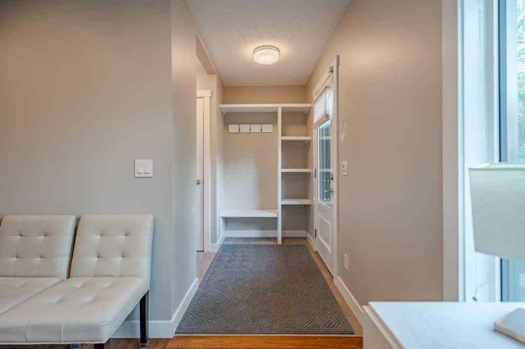 MLS® A2257023 - 2212 5 Avenue NW in West Hillhurst Calgary, Residential
