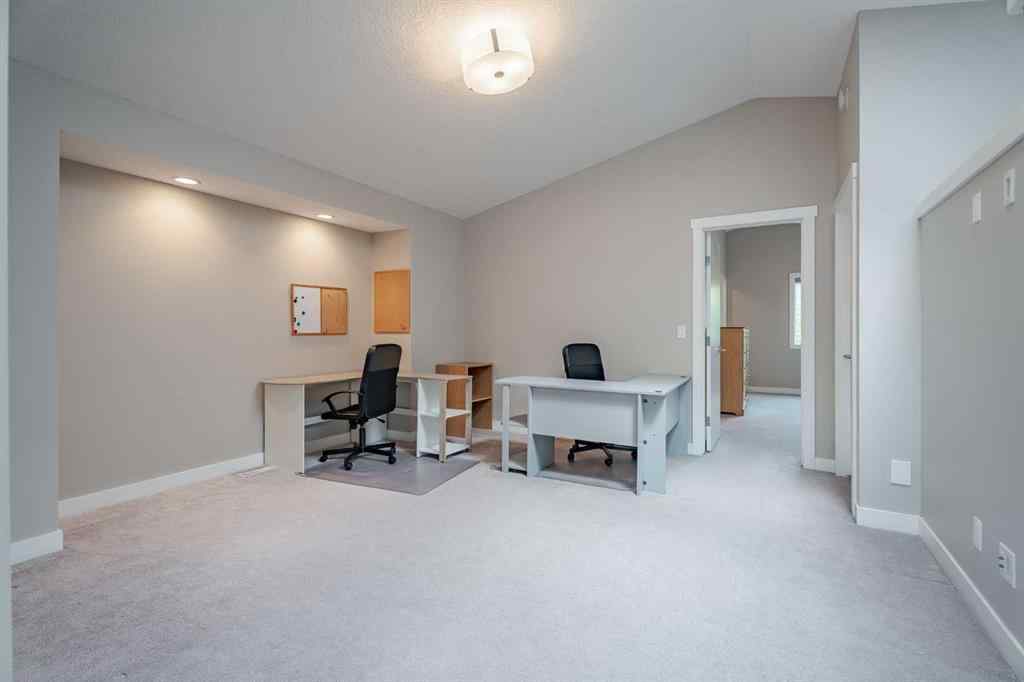 MLS® A2257023 - 2212 5 Avenue NW in West Hillhurst Calgary, Residential