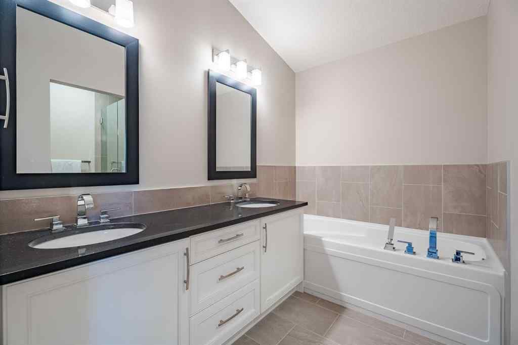 MLS® A2257023 - 2212 5 Avenue NW in West Hillhurst Calgary, Residential