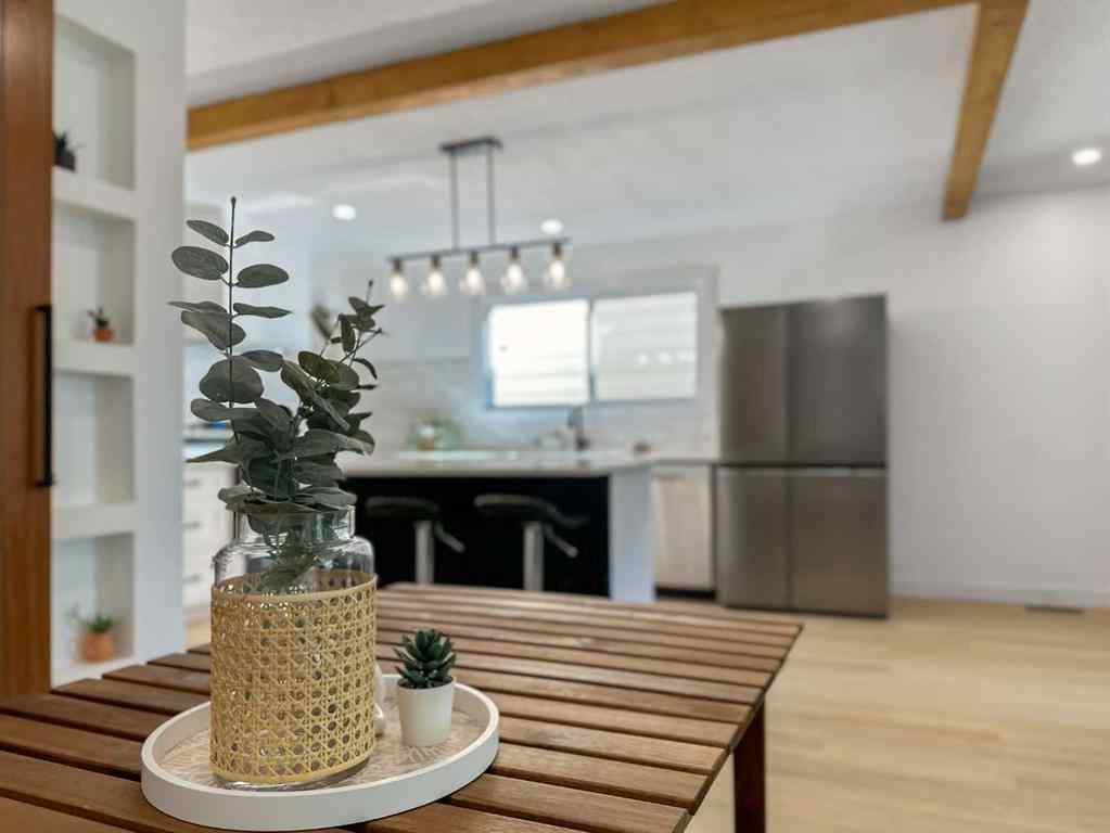 MLS® A2257028 - 966 Berkley Drive NW in Beddington Heights Calgary, Residential