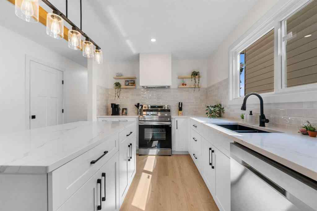 MLS® A2257028 - 966 Berkley Drive NW in Beddington Heights Calgary, Residential