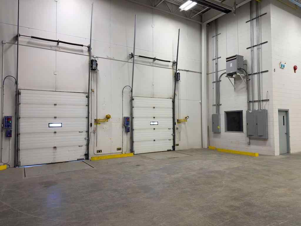 MLS® A2257030 - Unit #110 2730 39 Avenue NE in Horizon Calgary, Commercial