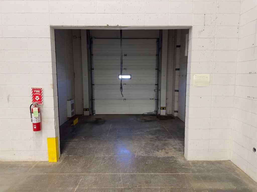 MLS® A2257030 - Unit #110 2730 39 Avenue NE in Horizon Calgary, Commercial