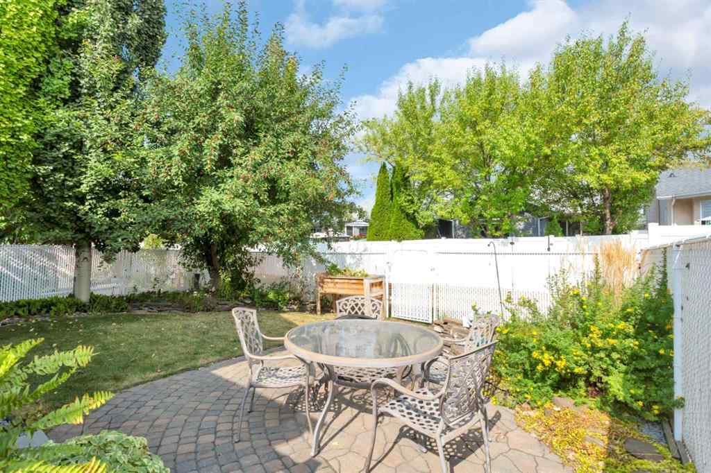 MLS® A2257032 - 14 Andrews Close  in Anders Park East Red Deer, Residential