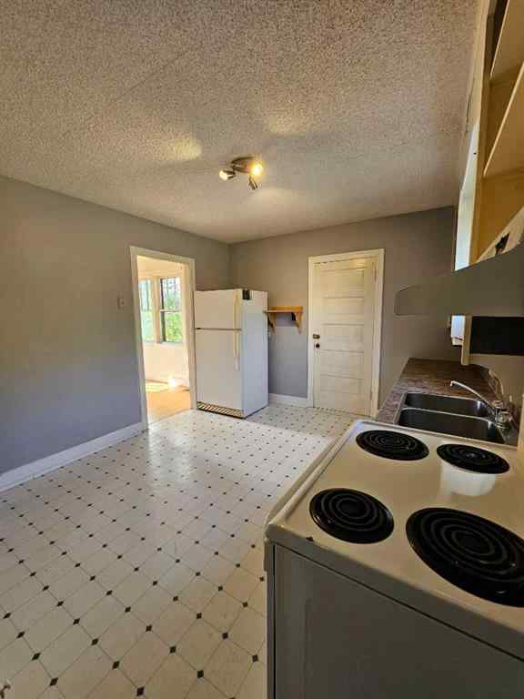 MLS® A2257036 - 9304 107 Avenue  in Hillside Grande Prairie, Residential