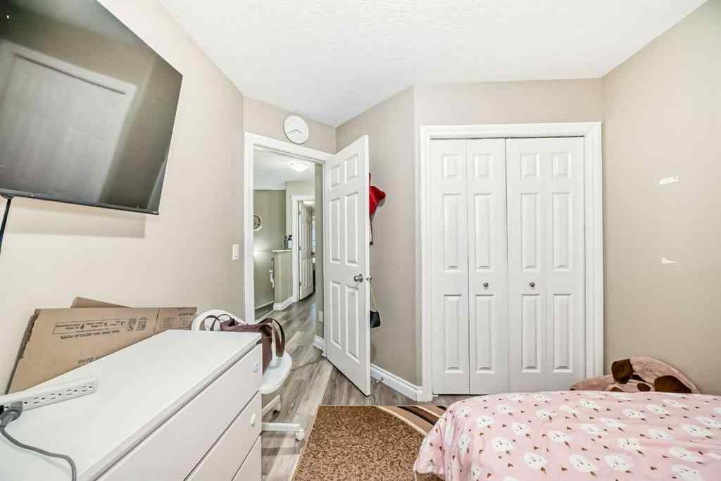 MLS® A2257056 - 14 DOVER Mews SE in Dover Calgary, Residential