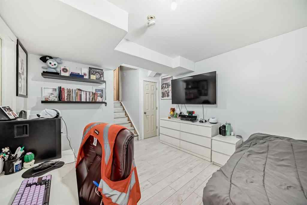 MLS® A2257056 - 14 DOVER Mews SE in Dover Calgary, Residential