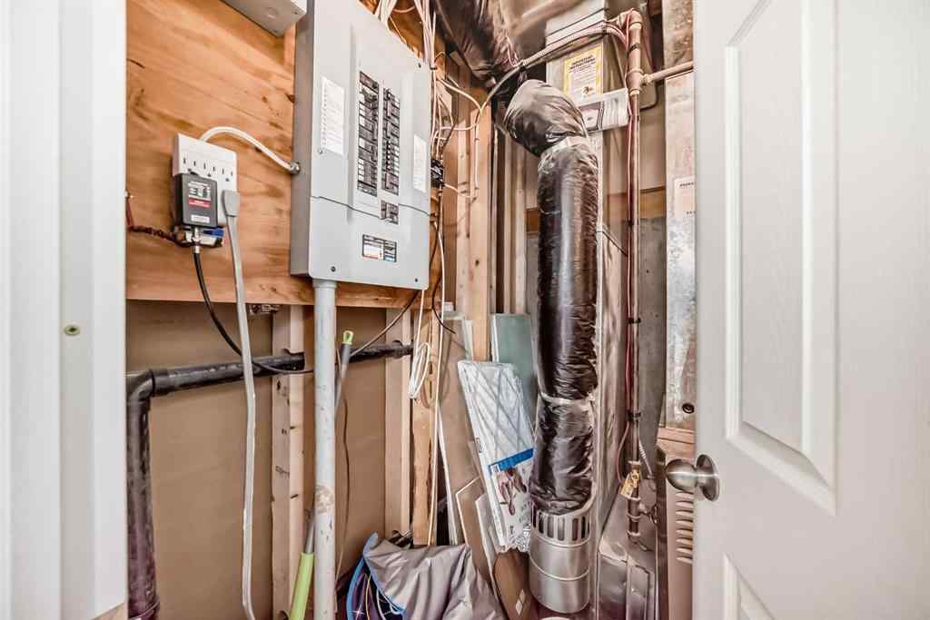 MLS® A2257056 - 14 DOVER Mews SE in Dover Calgary, Residential